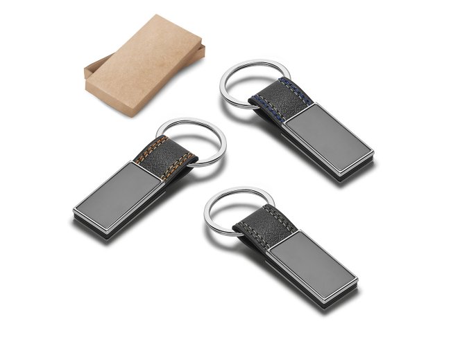 CHAVEIRO EM COURO SINTÉTICO E METAL