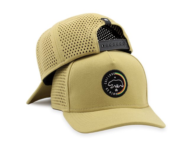 BONÉ C/ FURO A LASER